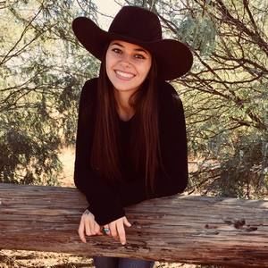 Meet your Posher, Carli